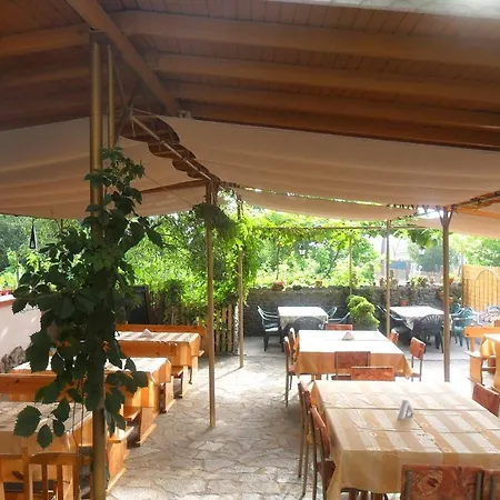 Varnata Family Hotel