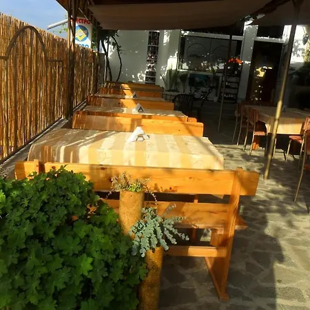 Varnata Family Hotel 2*
