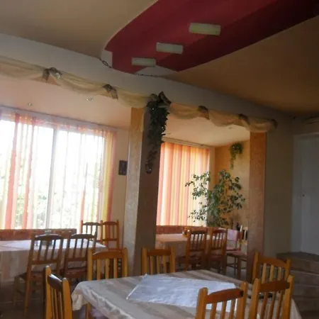 Hotel Varnata Family